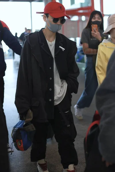 Cantor Chinês Bibi Zhou Bichang Chega Aeroporto Internacional Capital Pequim — Fotografia de Stock