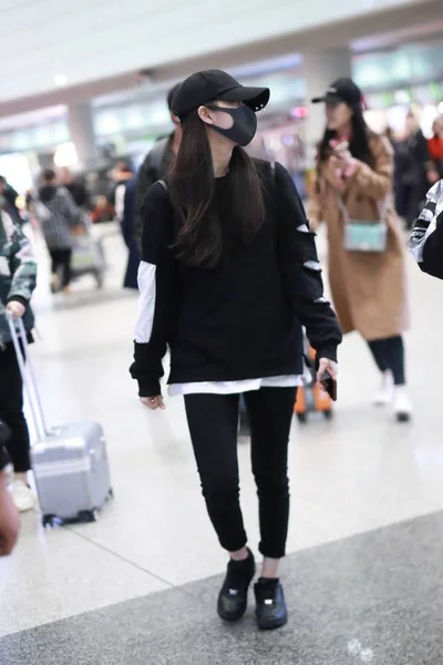 Taiwanese Musician Actress Nana Yang Ouyang Nana Arrives Shanghai Pudong — Stock Photo, Image