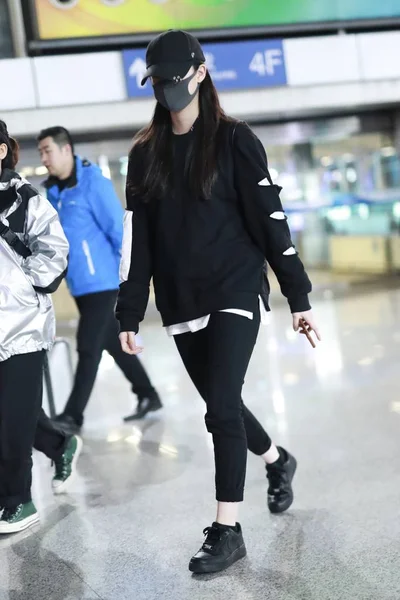 Taiwanese Musician Actress Nana Yang Ouyang Nana Arrives Shanghai Pudong — Stock Photo, Image