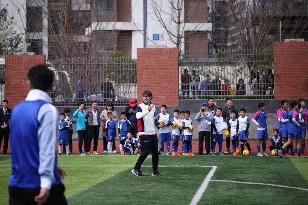 Futbolista Español Fernando Morientes Juega Fútbol Con Los Estudiantes Evento — Foto de Stock