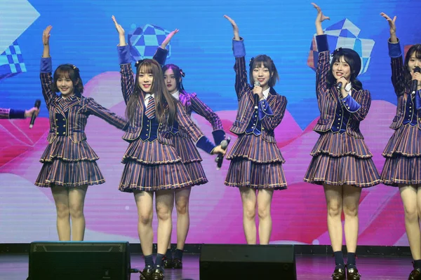 Členové Čínské Skupiny Idol Akb48 Team Prvním Setkání Fanoušků Šanghaji — Stock fotografie