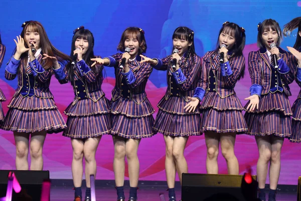 Členové Čínské Skupiny Idol Akb48 Team Prvním Setkání Fanoušků Šanghaji — Stock fotografie