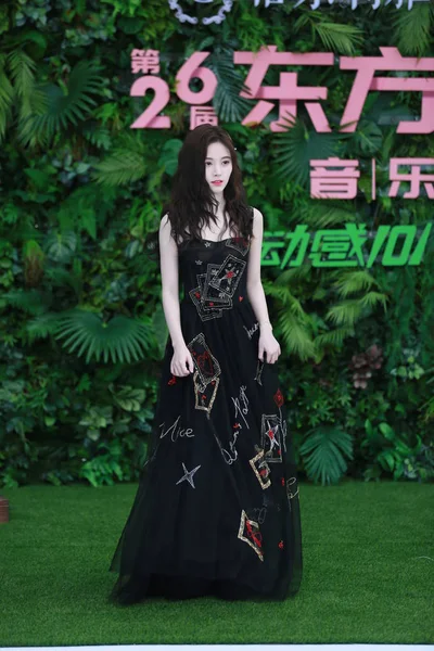 中国人女優 歌手の 同年は 中国の上海で第26回 Erc トップ10賞のレッドカーペットに到着したポーズ 3月25日2019 — ストック写真