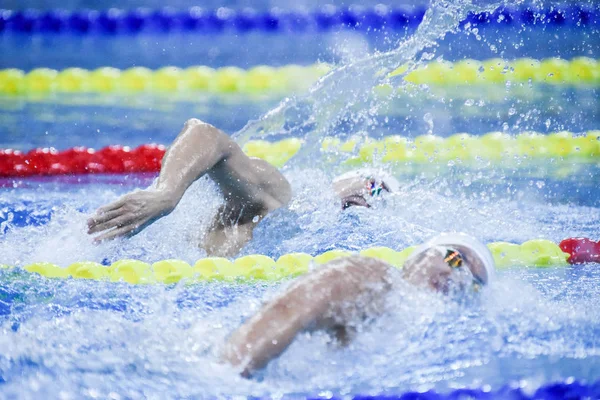 Κινεζική Ολυμπιονίκης Κολύμβησης Κυρ Γιανγκ Ανταγωνίζεται Στα 200 Ελεύθερο Ανδρών — Φωτογραφία Αρχείου