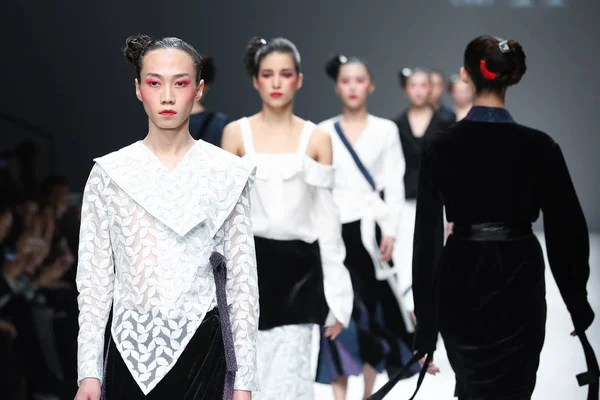 SETTIMANA DELLA MODA DI PECHINO CINA autunno / inverno 2019 — Foto Stock