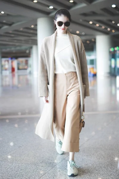 Supermodelo China Sui Llega Aeropuerto Internacional Beijing Capital Antes Salida —  Fotos de Stock