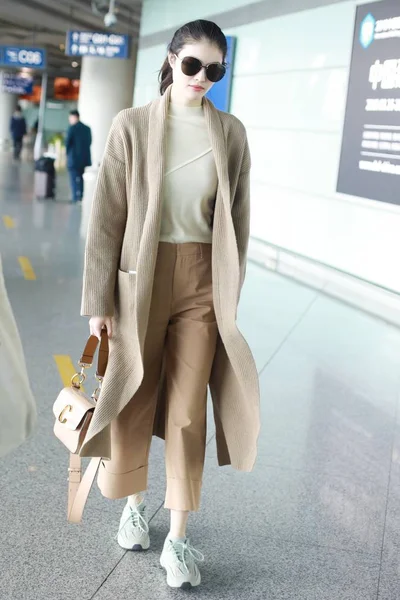 Chinese Supermodel Hij Sui Komt Beijing Capital International Airport Voor — Stockfoto