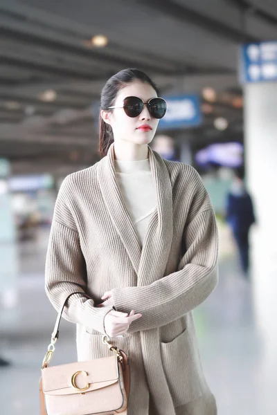 Supermodelo China Sui Llega Aeropuerto Internacional Beijing Capital Antes Salida —  Fotos de Stock