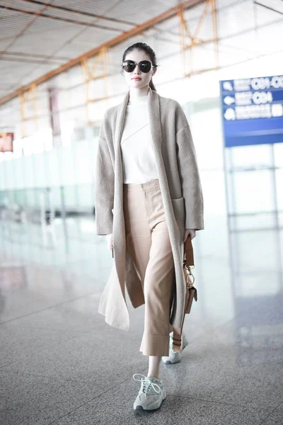 Kinesisk Super Modell Han Sui Anländer Till Beijing Capital International — Stockfoto