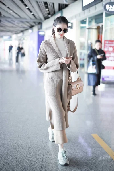 Top Model Cinese Sui Arriva All Aeroporto Internazionale Pechino Capital — Foto Stock