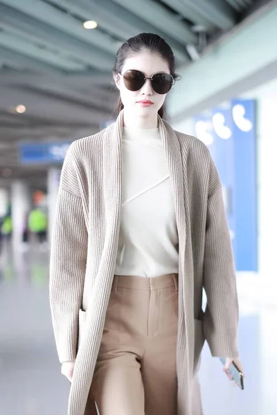 Supermodelo China Sui Llega Aeropuerto Internacional Beijing Capital Antes Salida —  Fotos de Stock