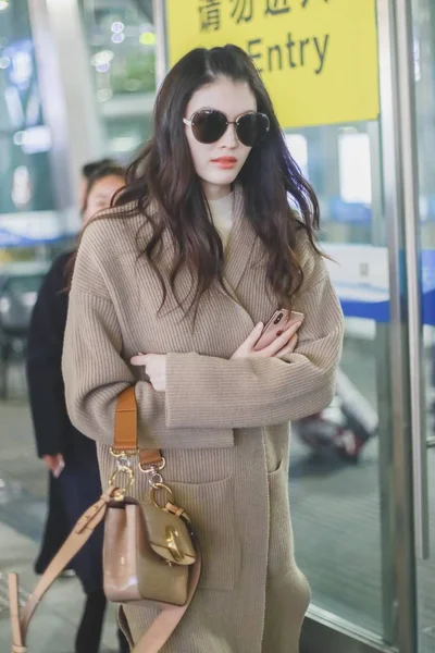 Chinese Supermodel Sui Leaves Terminal Landing Chengdu Shuangliu International Airport — Stock Photo, Image