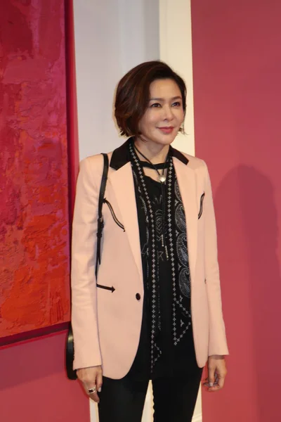 Hong Kong Schauspielerin Rosamund Kwan Besucht Die Kunstausstellung Von Starfriseur — Stockfoto