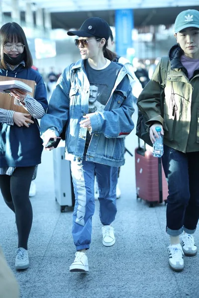 Cantante Cinese Jane Zhang Zhang Liangying Arriva All Aeroporto Internazionale — Foto Stock