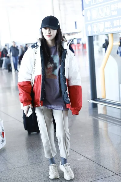 Actrice Chinoise Jelly Lin Lin Yun Arrive Aéroport Shanghai Chine — Photo