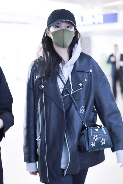 Chinese Actrice Guan Xiaotong Arriveert Beijing Capital International Airport Voor — Stockfoto