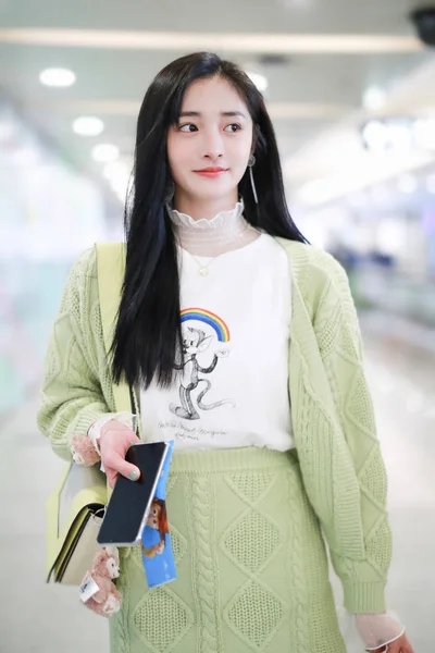 Chinese Zanger Zhou Jieqiong Lid Van Pop Meisjesgroep Arriveert Shanghai — Stockfoto