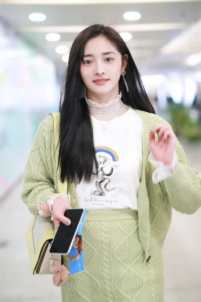 Cantor Chinês Zhou Jieqiong Membro Grupo Feminino Pop Chega Aeroporto — Fotografia de Stock