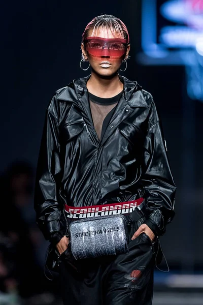 CHINA SHANGHAI FASHION WEEK FALL / WINTER 2019 — Fotografia de Stock