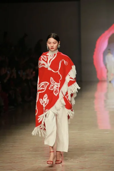 CHINA SHANGHAI FASHION WEEK FALL / WINTER 2019 — Fotografia de Stock