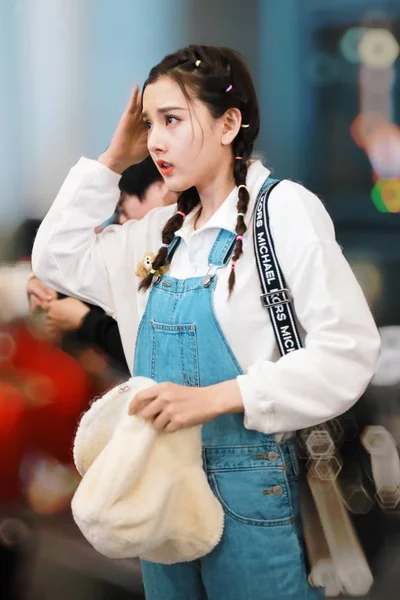 Chinese Actrice Danique Song Song Zuer Arriveert Een Luchthaven Shanghai — Stockfoto