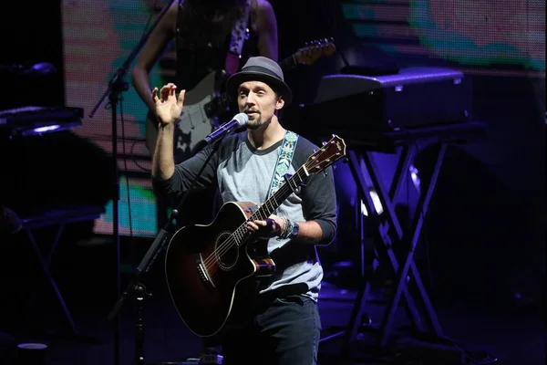 Αμερικανικός Τραγουδιστής Τραγουδοποιός Jason Mraz Εκτελεί Κατά Διάρκεια Του Συναυλία — Φωτογραφία Αρχείου