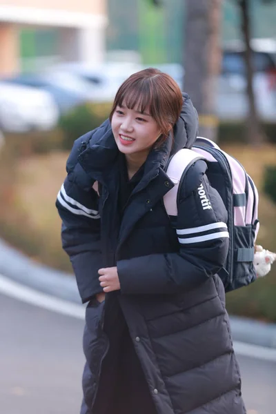 Yoojung Girl Group Sul Coreano Weki Meki Chega Para College — Fotografia de Stock