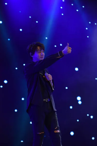 Cantante Surcoreano Hwang Chi Yeul Actúa Concierto Mini Hong Kong —  Fotos de Stock