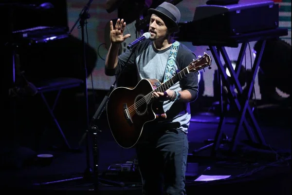 Αμερικανικός Τραγουδιστής Τραγουδοποιός Jason Mraz Εκτελεί Κατά Διάρκεια Του Συναυλία — Φωτογραφία Αρχείου