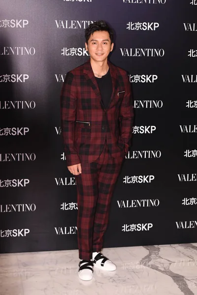 Actor Director Chino Chen Posa Evento Promocional Para Valentino Beijing — Foto de Stock