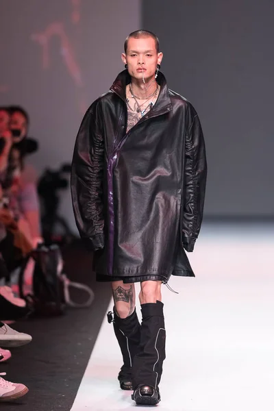 CHINA SHANGHAI FASHION WEEK FALL / WINTER 2019 — Fotografia de Stock