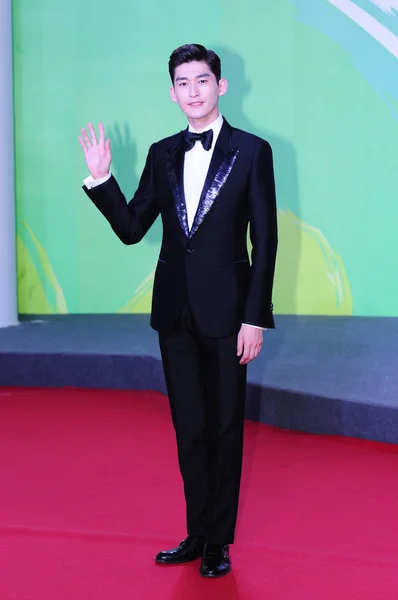 2016年6月10日 中国演员张汉在中国上海举行的第22届上海电视节闭幕式上走上红地毯 — 图库照片