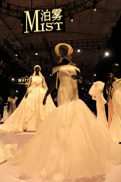 Nuove Creazioni Sono Esposte Allo Stand Mist Bridal Durante Shanghai — Foto Stock