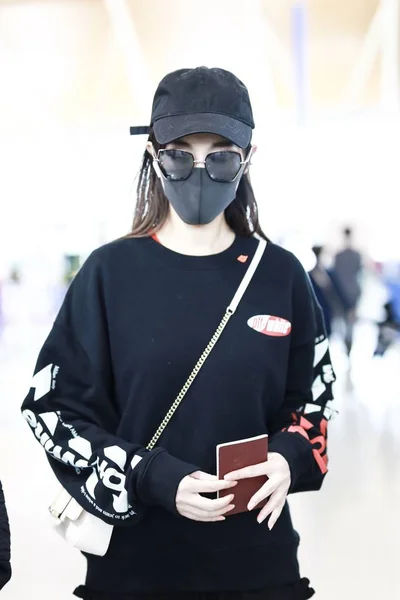 Actriz China Tiffany Tang Tang Yan Llega Aeropuerto Internacional Shanghai — Foto de Stock