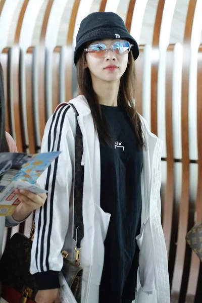 Chinese Actress Jinyan Arrives Beijing Capital International Airport Beijing China — Stock Photo, Image