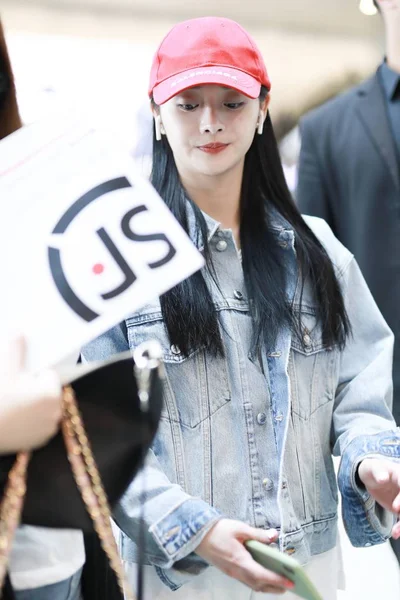 Chinese Singer Dancer Pinky Zhou Zhou Jieqiong Arrives Airport Shanghai — 스톡 사진