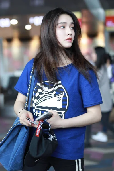 Atriz Chinesa Jelly Lin Lin Yun Chega Aeroporto Internacional Hongqiao — Fotografia de Stock