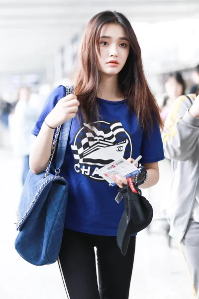 Chinese Actrice Jelly Lin Lin Yun Arriveert Internationale Luchthaven Shanghai — Stockfoto