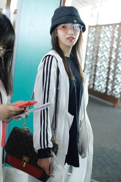 Chinese Actress Jinyan Arrives Beijing Capital International Airport Beijing China — Stock Photo, Image