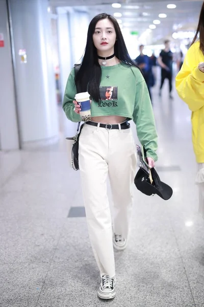 Chinese Singer Actress Pinky Zhou Zhou Jieqiong Arrives Beijing Capital — Stock Photo, Image