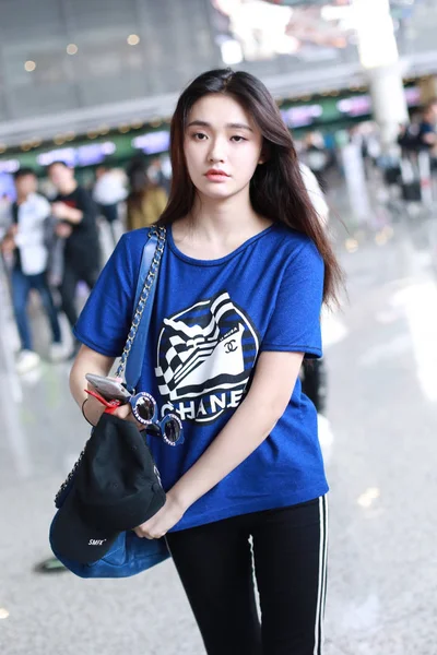 Chinese Actrice Jelly Lin Lin Yun Arriveert Internationale Luchthaven Shanghai — Stockfoto