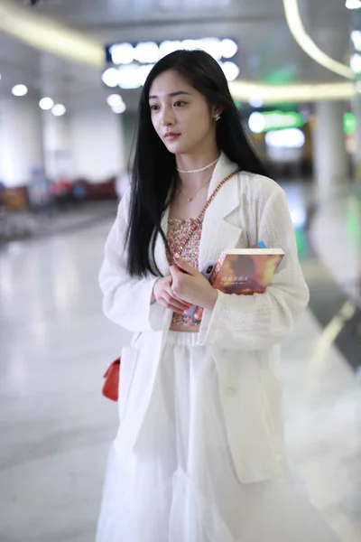 Chinese Zangeres Danseres Pinky Zhou Zhou Jieqiong Arriveert Voor Vertrek — Stockfoto