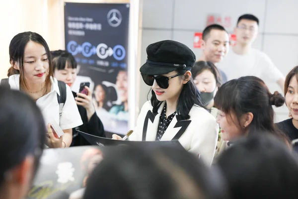 Actrice Chinoise Jing Tian Arrive Aéroport International Chengdu Shuangliu Dans — Photo
