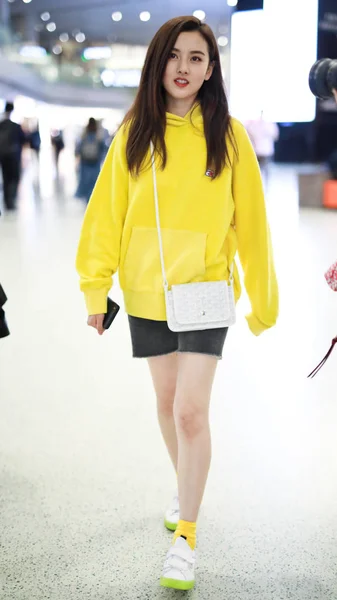 Actriz China Lareina Song Song Zuer Llega Aeropuerto Internacional Shanghai —  Fotos de Stock
