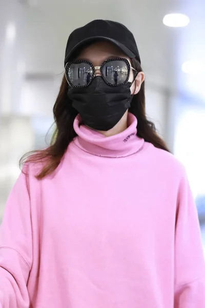 2019년 21일 베이징으로 출발하기 여배우 티파니 탕얀이 베이징 서우두 국제공항에 — 스톡 사진