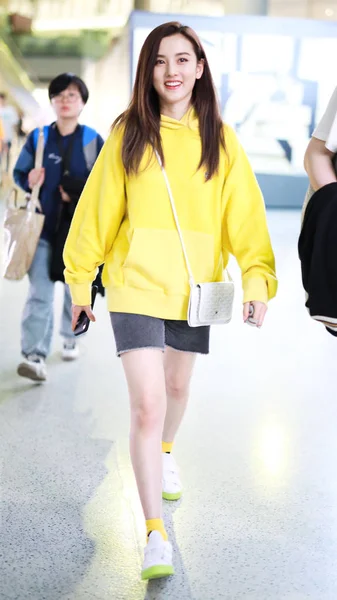 Chinese Actress Lareina Song Song Zuer Arrives Shanghai Hongqiao International — Stock Photo, Image