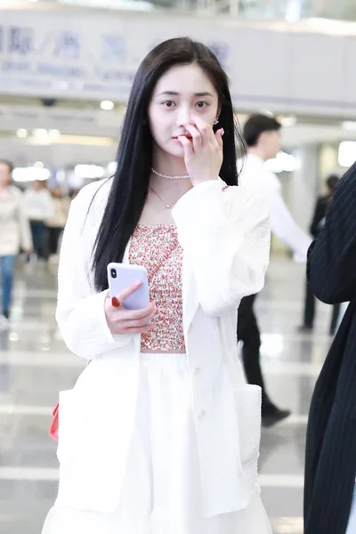 Cantor Dançarino Chinês Pinky Zhou Zhou Jieqiong Chega Aeroporto Internacional — Fotografia de Stock