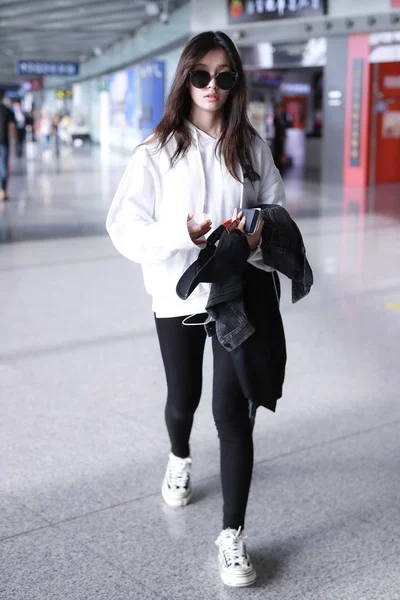 Atriz Chinesa Jelly Lin Lin Yun Chega Aeroporto Internacional Capital — Fotografia de Stock