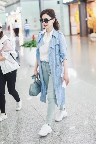 Κινεζική Ηθοποιός Τσεν Σου Φτάνει Στο Διεθνές Αεροδρόμιο Τσενγκντού Σουανγκλιού — Φωτογραφία Αρχείου