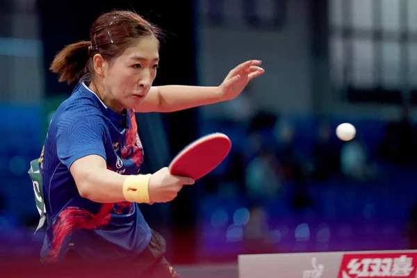 2019年4月24日 在匈牙利布达佩斯举行的2019年Ittf世界乒乓球锦标赛上 中国的刘世文在女子单打第三轮比赛中以一杆之利不敌荷兰的布里特 埃尔兰 — 图库照片